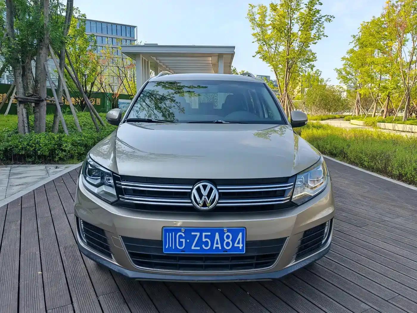 2013 Volkswagen Tiguan 2.0TSI Automatic 4WD Luxury Edition — миниатюра 2