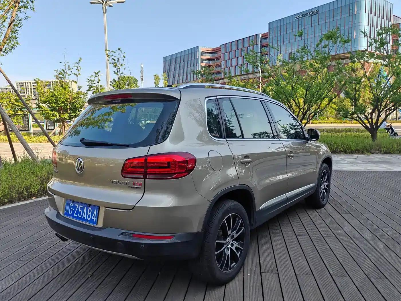 2013 Volkswagen Tiguan 2.0TSI Automatic 4WD Luxury Edition — миниатюра 6