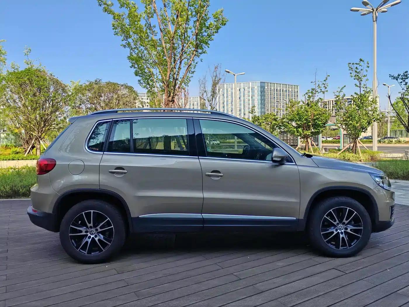 2013 Volkswagen Tiguan 2.0TSI Automatic 4WD Luxury Edition — миниатюра 7