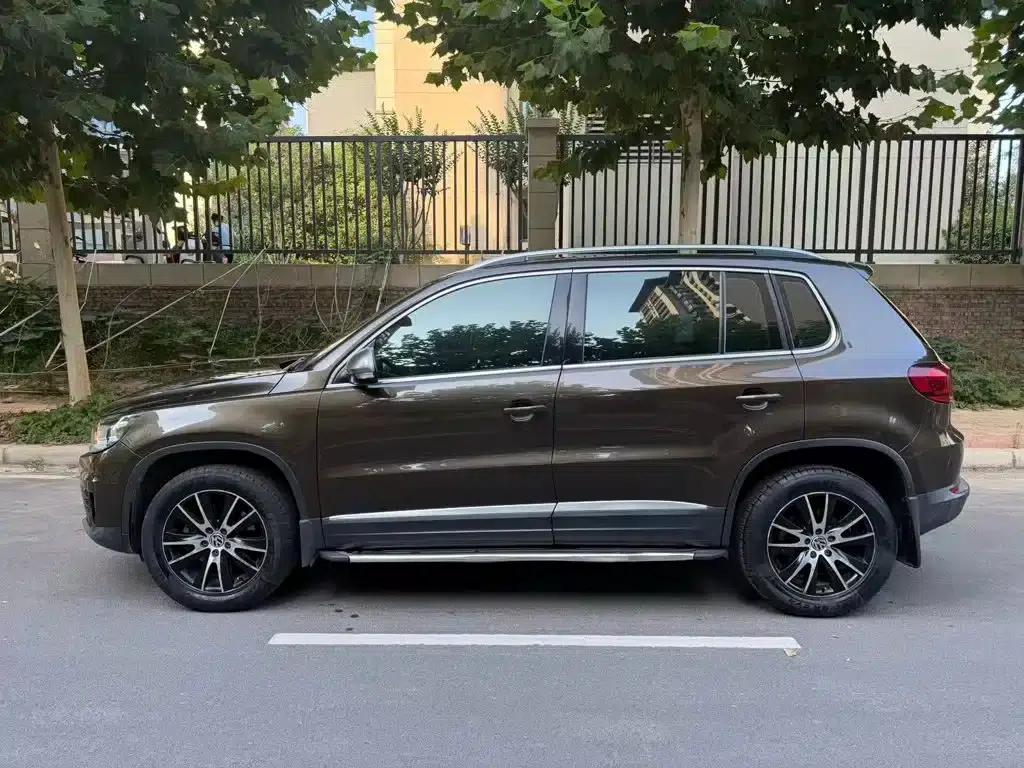 Tiguan 2015 1.8TSI Automatic 2WD Luxury — миниатюра 5
