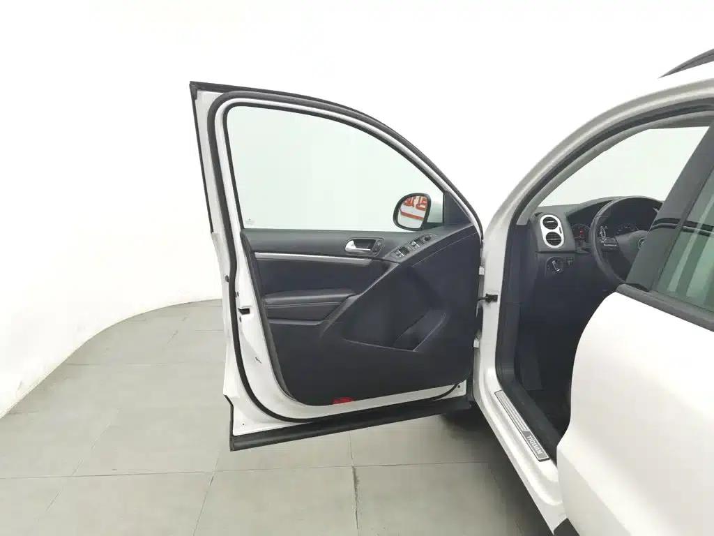 Tiguan 2017 300TSI Automatic 2WD Silk Road Comfort Edition — миниатюра 8
