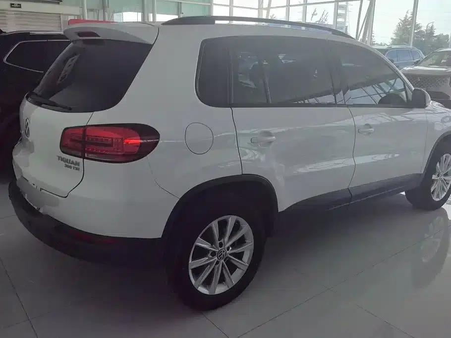 Tiguan 2017 300TSI Automatic 2WD Silk Road Comfort Edition — миниатюра 3