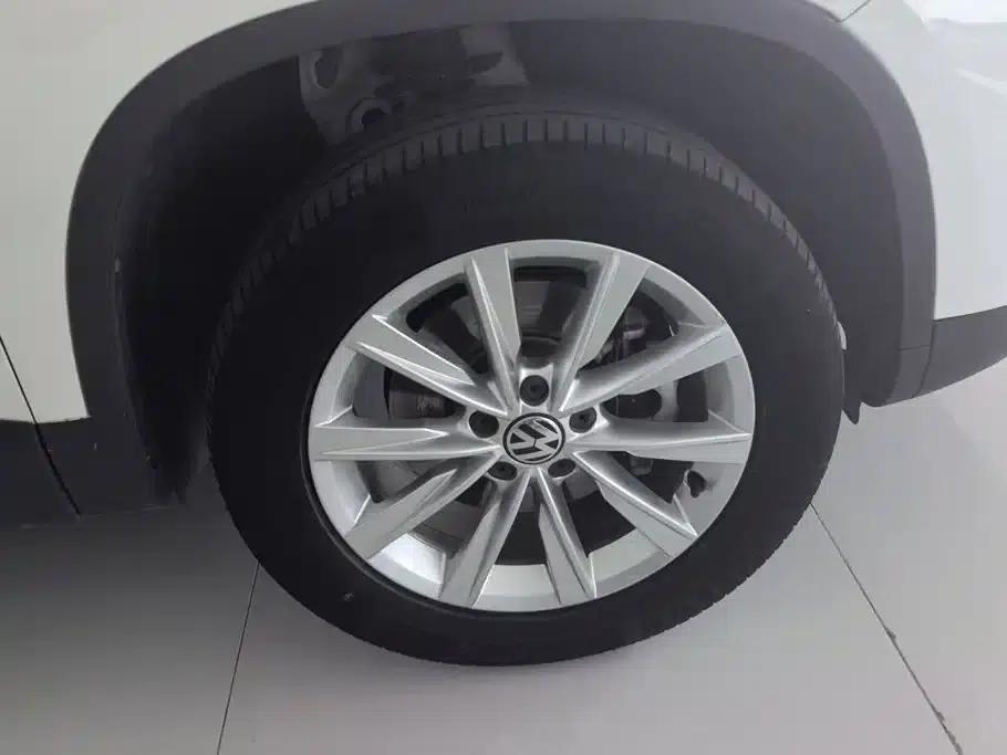 Tiguan 2017 300TSI Automatic 2WD Silk Road Comfort Edition — миниатюра 6