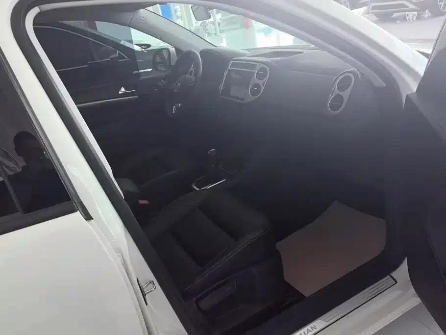 Tiguan 2017 300TSI Automatic 2WD Silk Road Comfort Edition — миниатюра 8