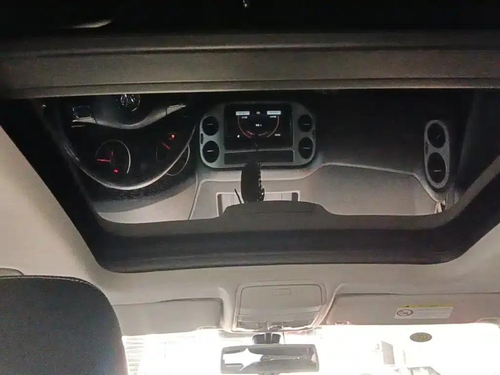 Tiguan 2015 1.8TSI Automatic 2WD Luxury — миниатюра 18