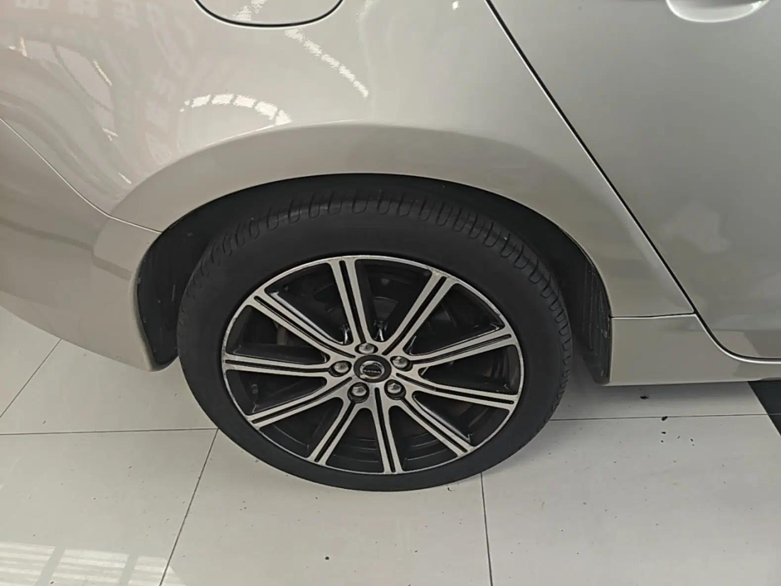 Volvo S60 2019 S60L Facelift T5 Smart Luxury Elite Edition — миниатюра 11