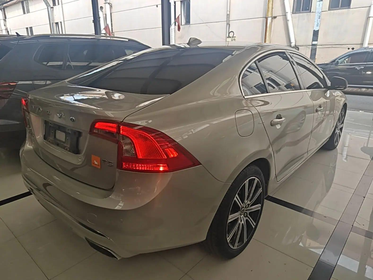 Volvo S60 2019 S60L Facelift T5 Smart Luxury Elite Edition — миниатюра 6