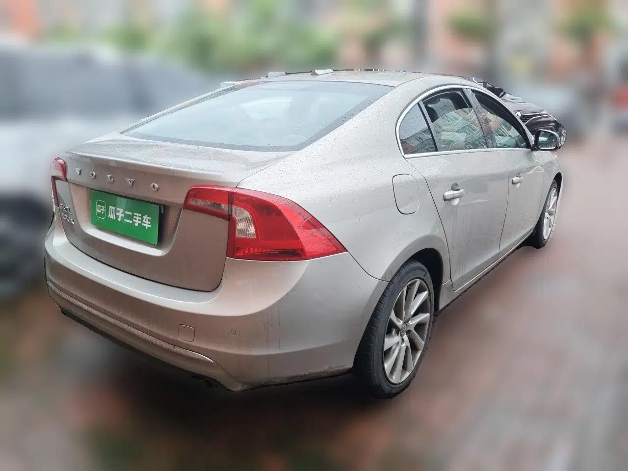 Volvo S60 2015 S60L 2.0T Zhiyuan Edition — миниатюра 4