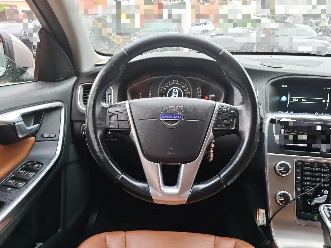 Volvo S60 2015 S60L 2.0T Zhiyuan Edition — миниатюра 7