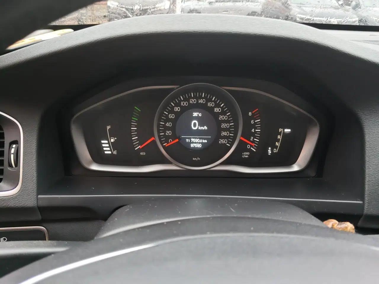 Volvo S60 2015 S60L 2.0T Zhiyuan Edition — миниатюра 8