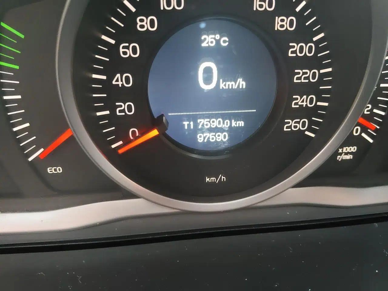 Volvo S60 2015 S60L 2.0T Zhiyuan Edition — миниатюра 9