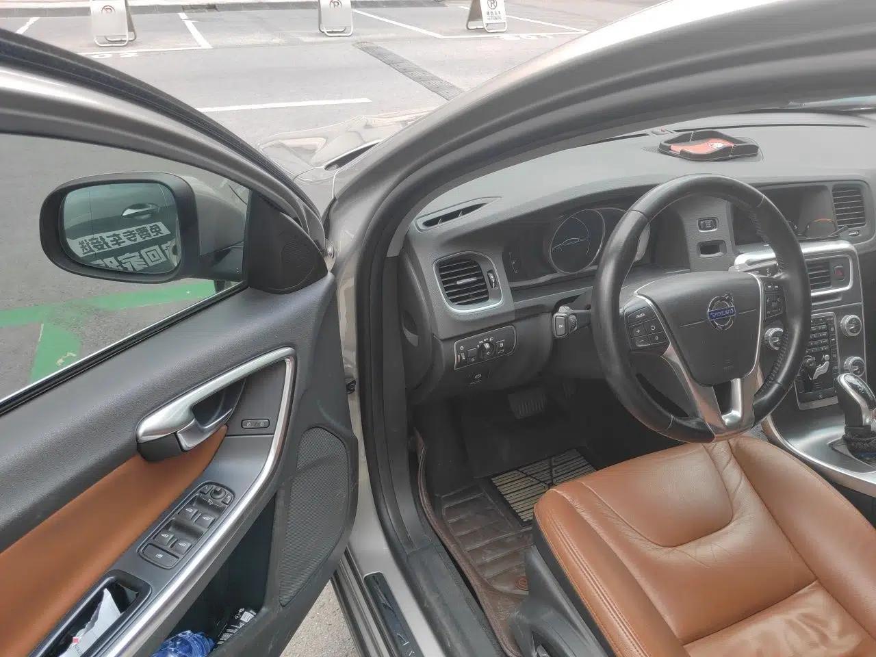Volvo S60 2015 S60L T5 Intelligent Drive Edition — миниатюра 16