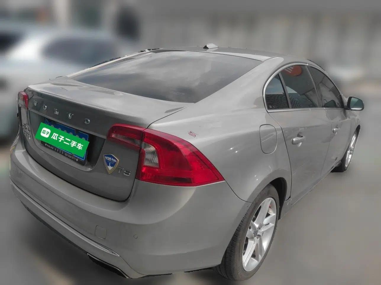 Volvo S60 2015 S60L T5 Intelligent Drive Edition — миниатюра 6