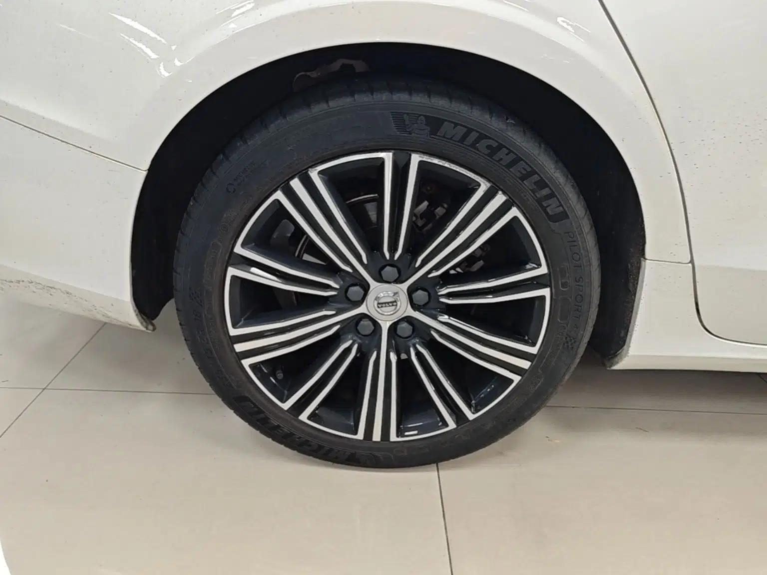 Volvo S60 2020 T4 Zhiyuan Luxury Edition — миниатюра 11
