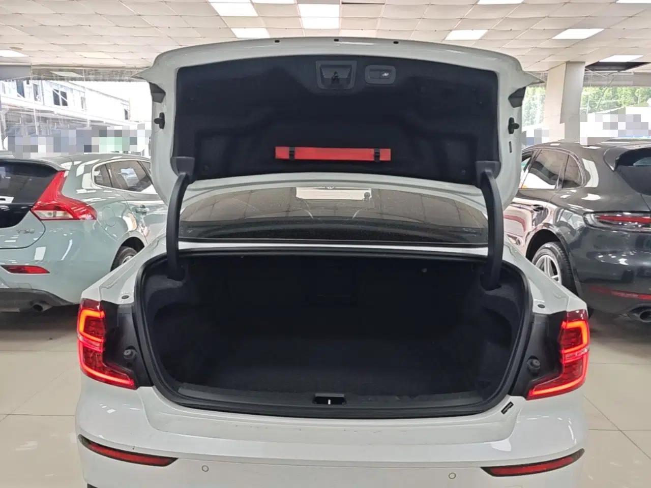 Volvo S60 2020 T4 Zhiyuan Luxury Edition — миниатюра 22