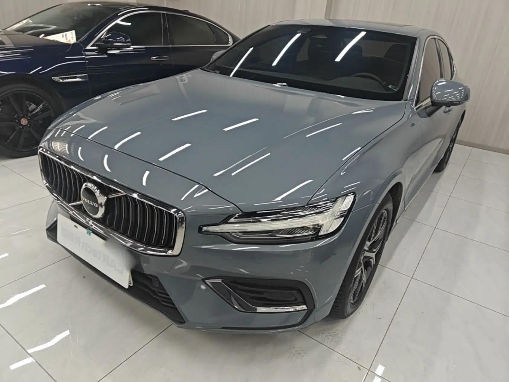 Volvo S60 2023 B4 Zhiyi Luxury Edition — миниатюра 1