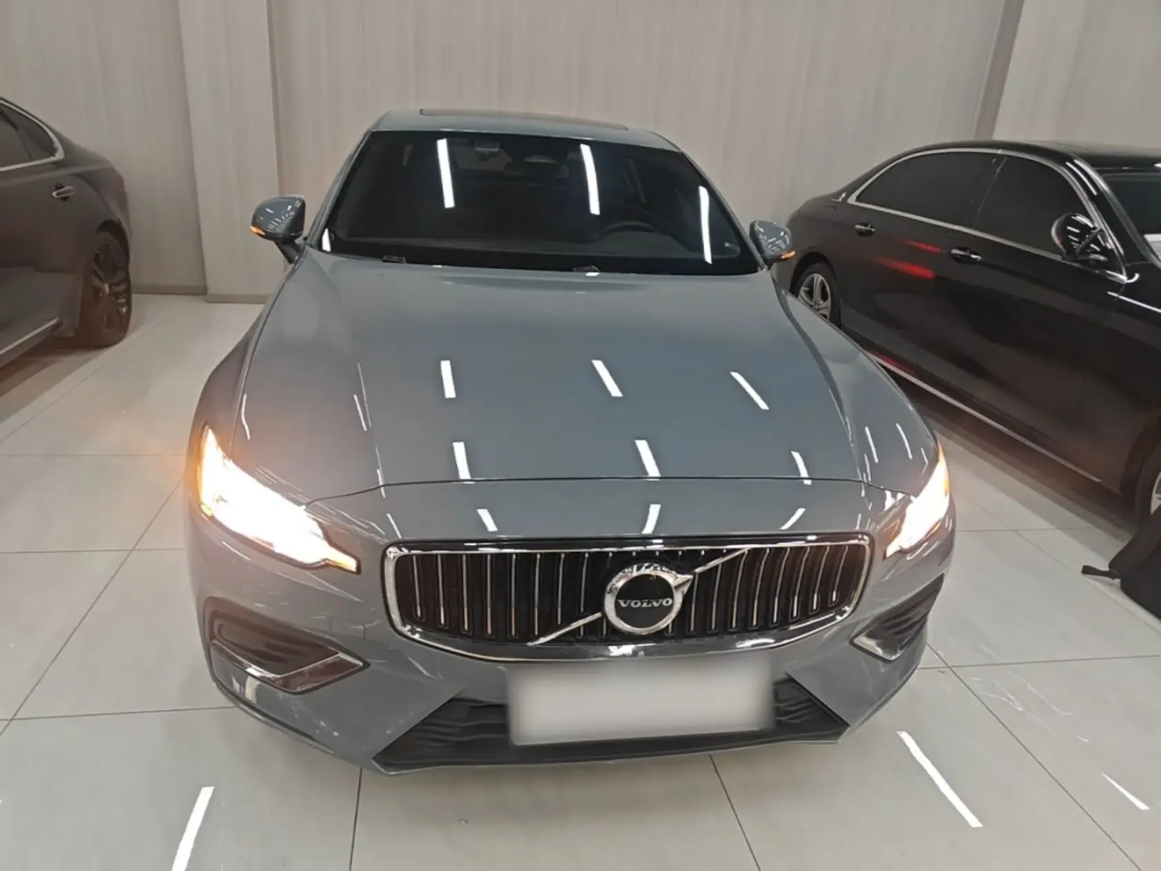 Volvo S60 2023 B4 Zhiyi Luxury Edition — миниатюра 2