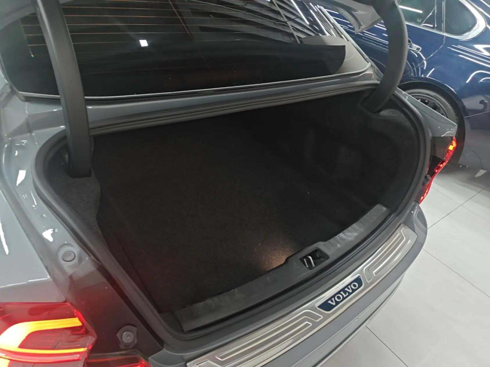 Volvo S60 2023 B4 Zhiyi Luxury Edition — миниатюра 27