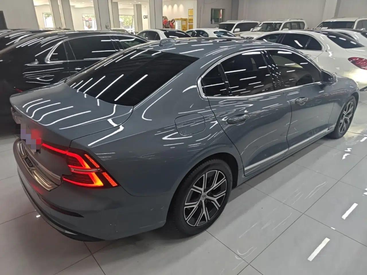 Volvo S60 2023 B4 Zhiyi Luxury Edition — миниатюра 6