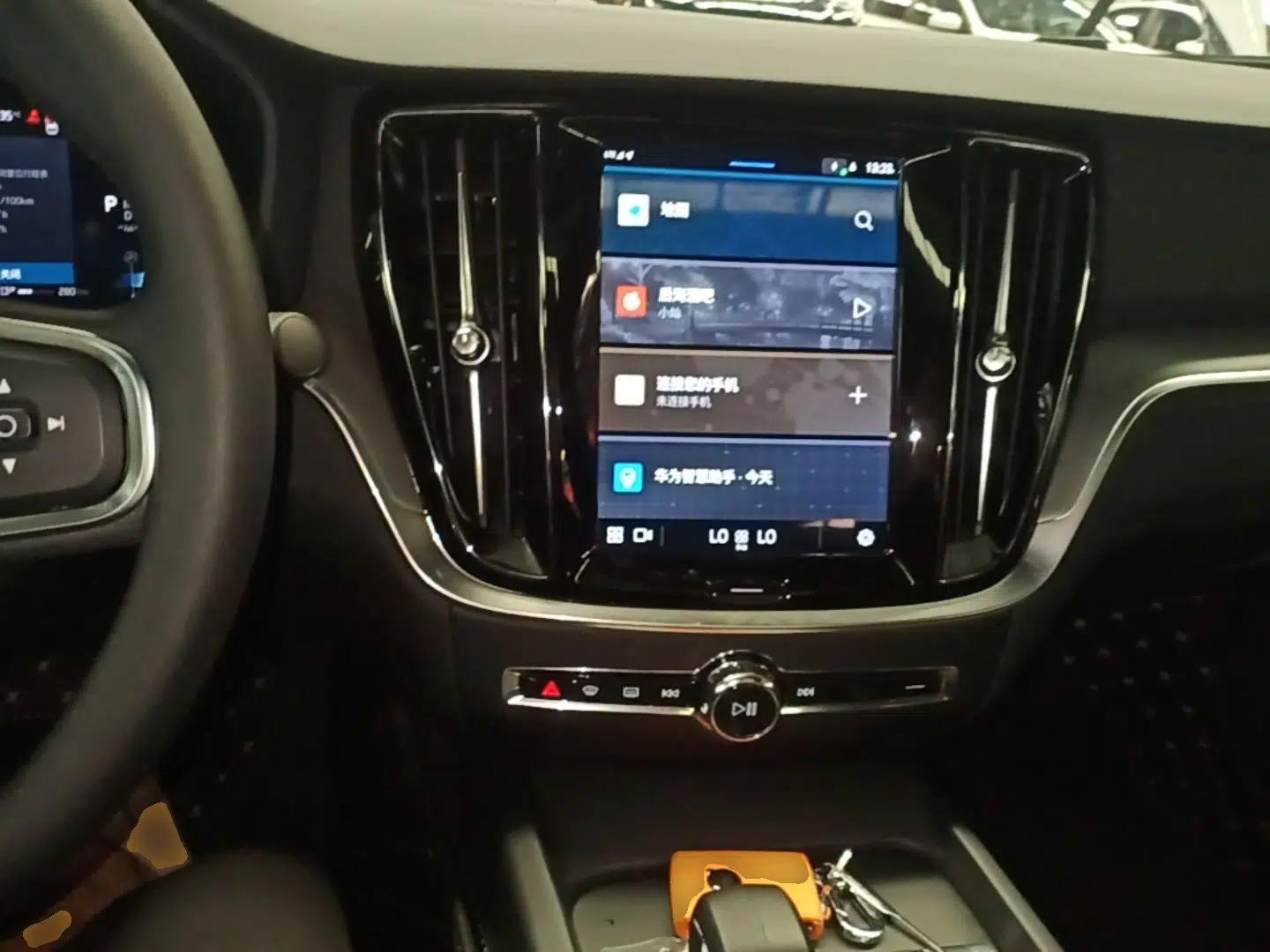 Volvo S60 2025 B4 Zhiyi Luxury Edition — миниатюра 12