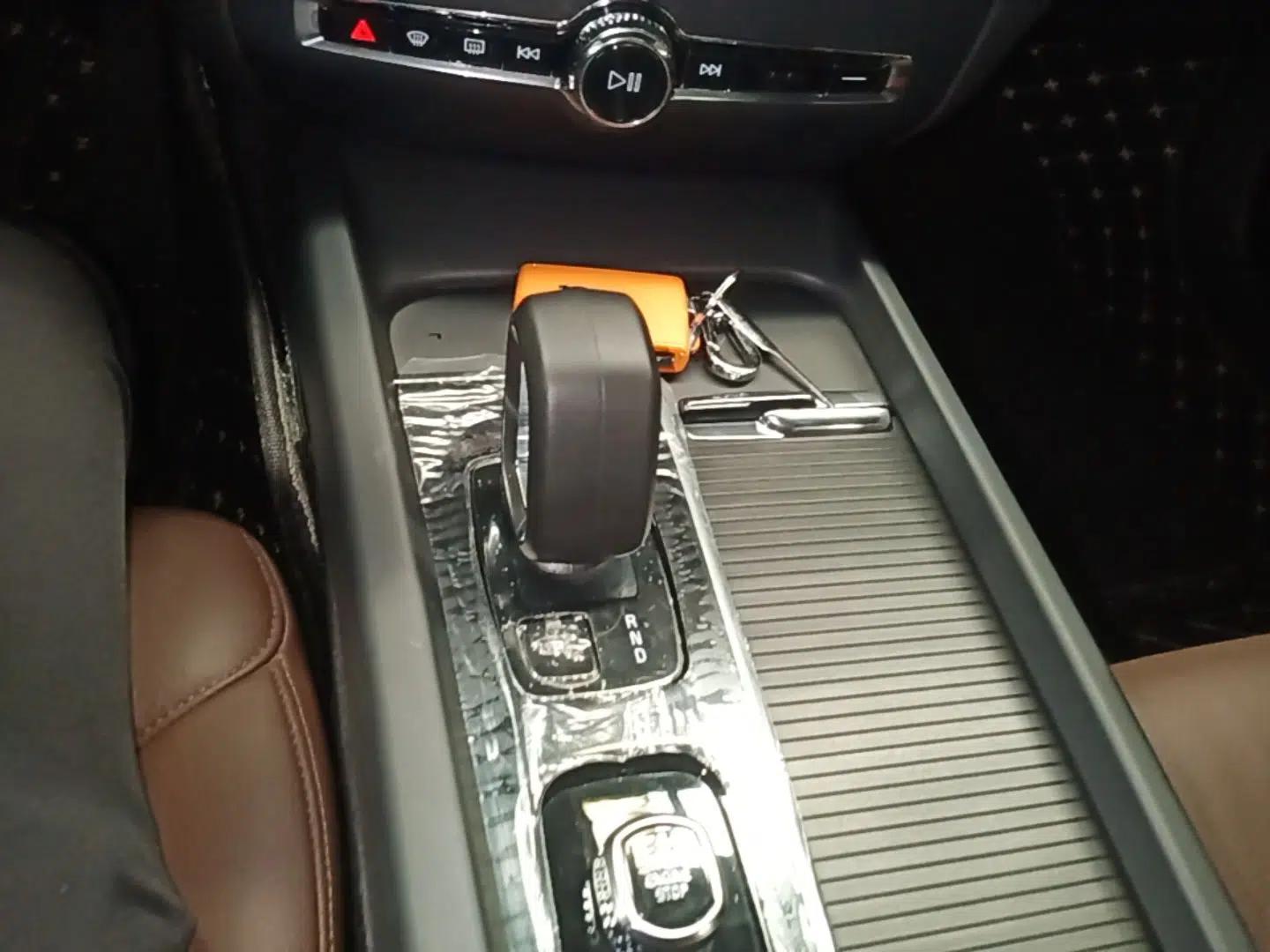 Volvo S60 2025 B4 Zhiyi Luxury Edition — миниатюра 16