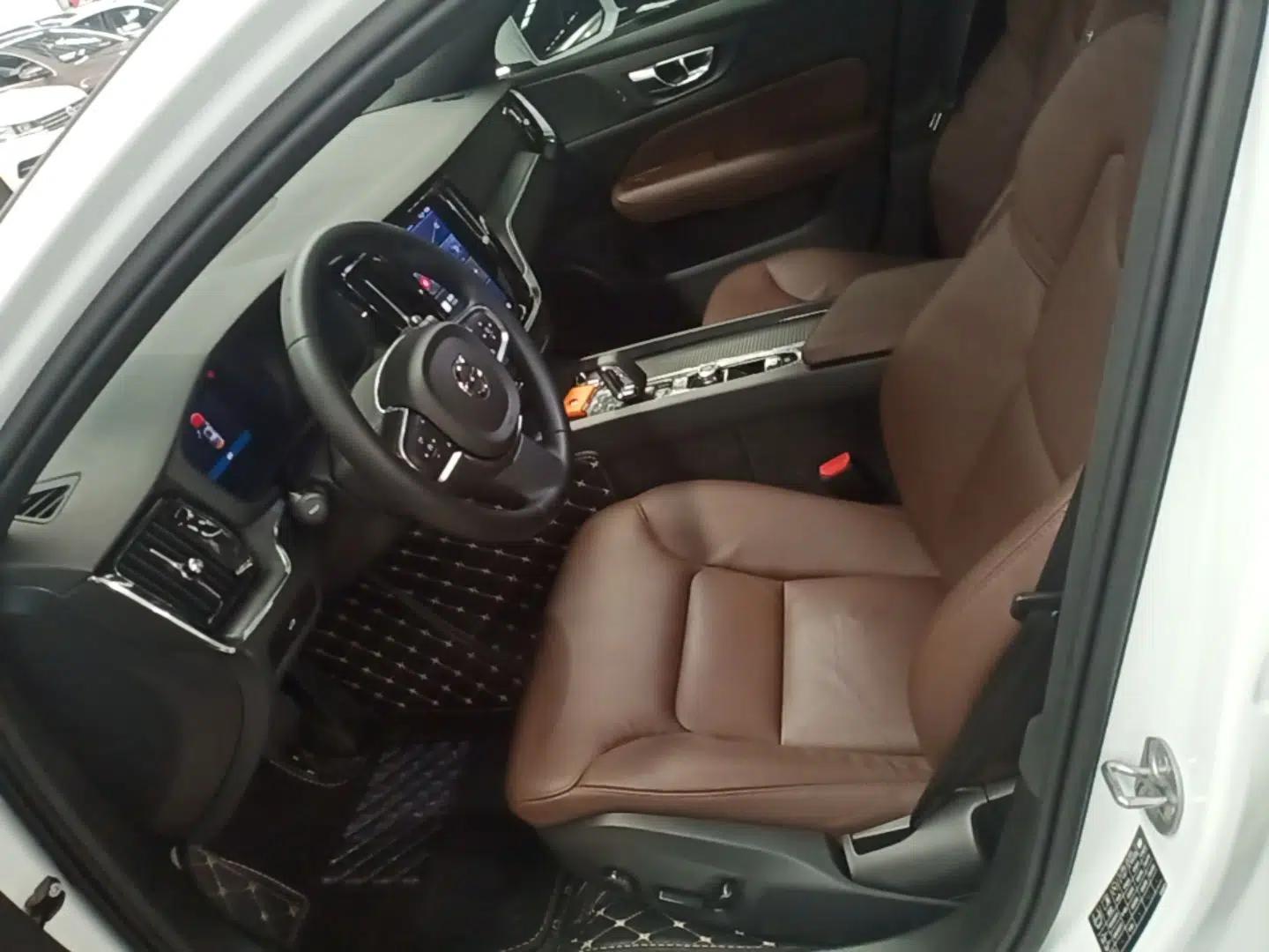 Volvo S60 2025 B4 Zhiyi Luxury Edition — миниатюра 17