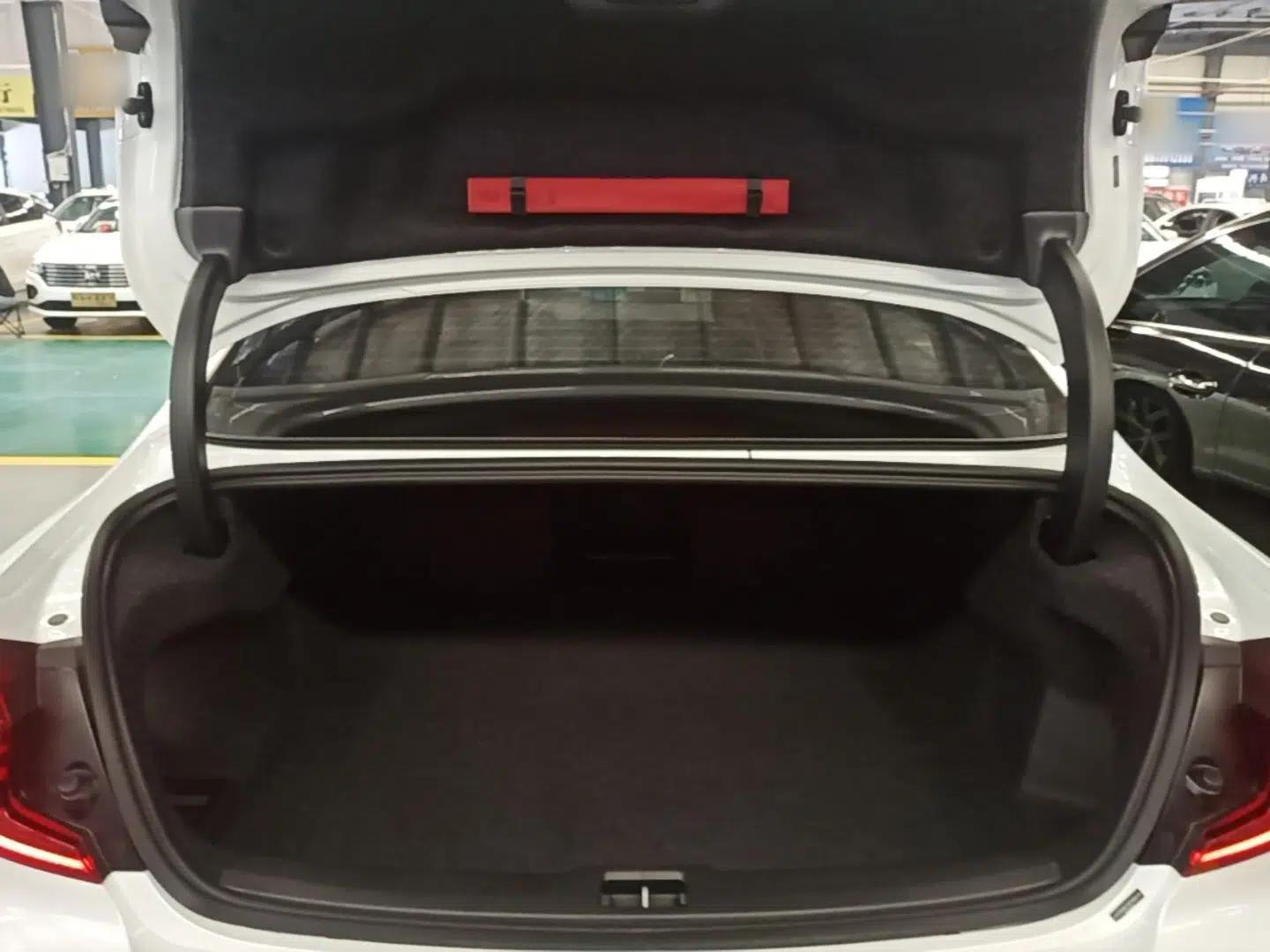 Volvo S60 2025 B4 Zhiyi Luxury Edition — миниатюра 22