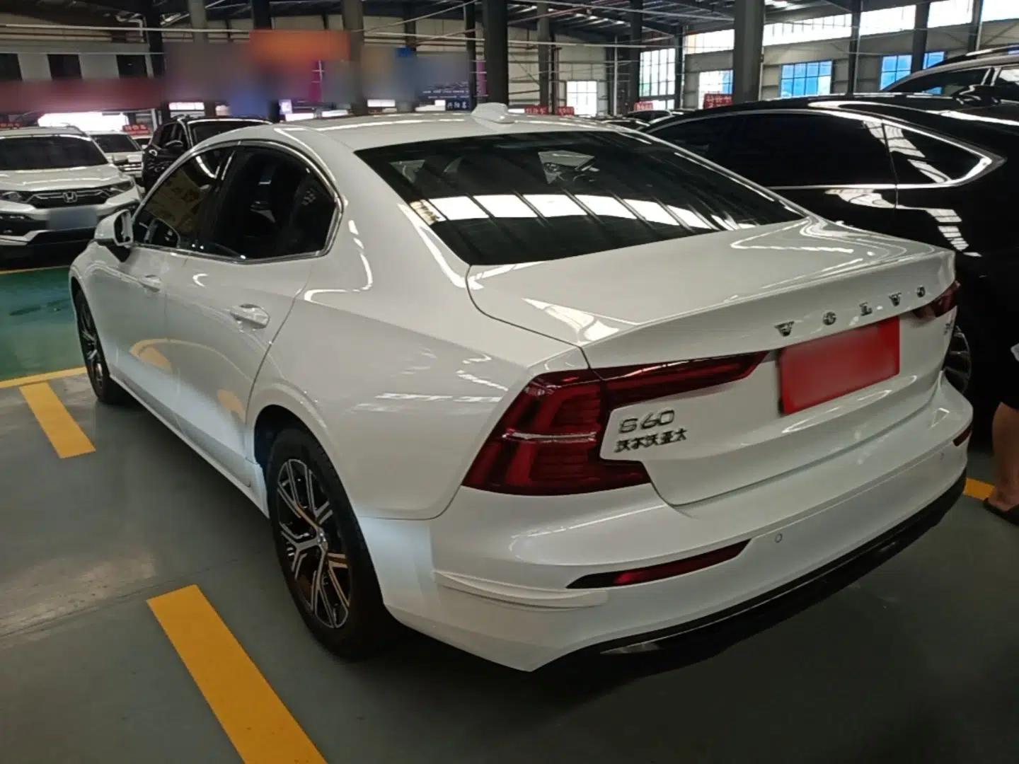 Volvo S60 2025 B4 Zhiyi Luxury Edition — миниатюра 4