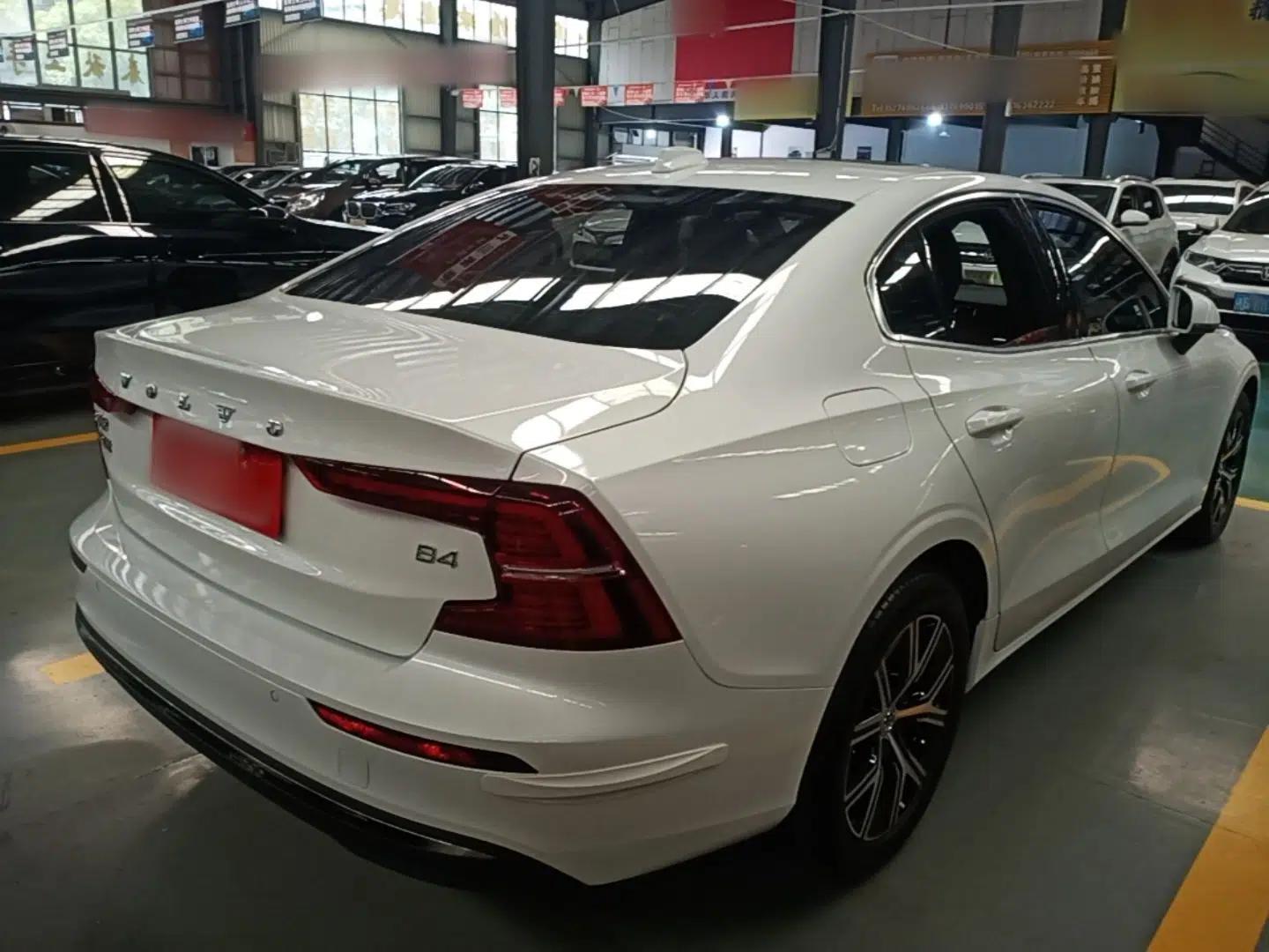 Volvo S60 2025 B4 Zhiyi Luxury Edition — миниатюра 6
