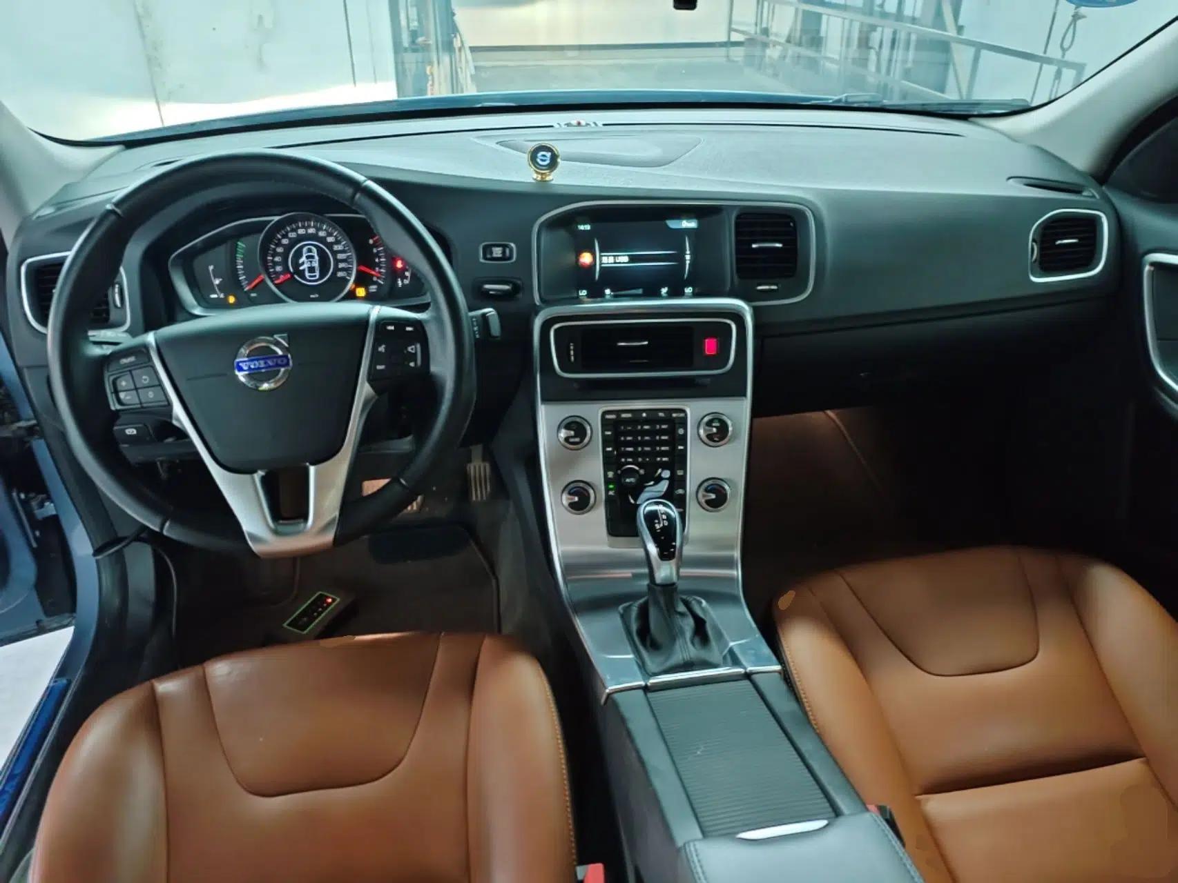 Volvo S60 2017 S60L T3 Smart Upgrade Edition — миниатюра 12