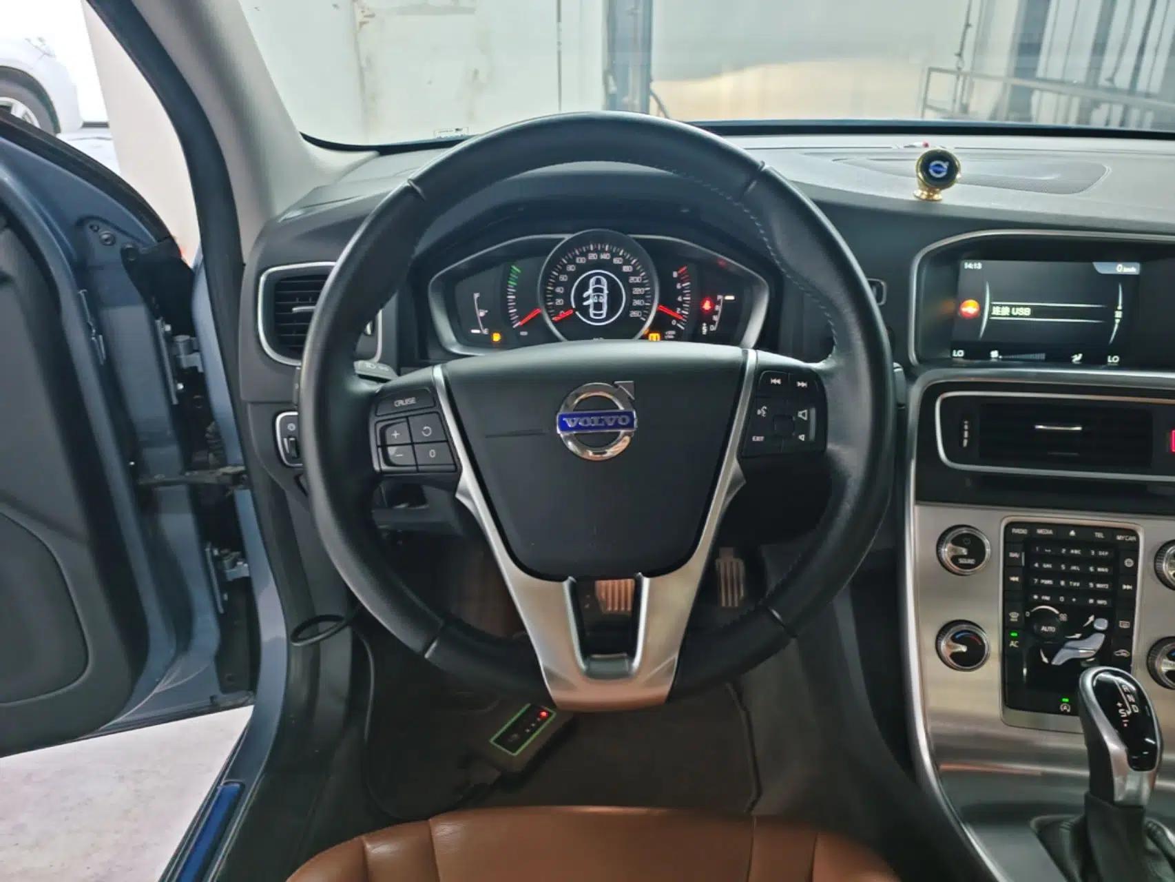Volvo S60 2017 S60L T3 Smart Upgrade Edition — миниатюра 13