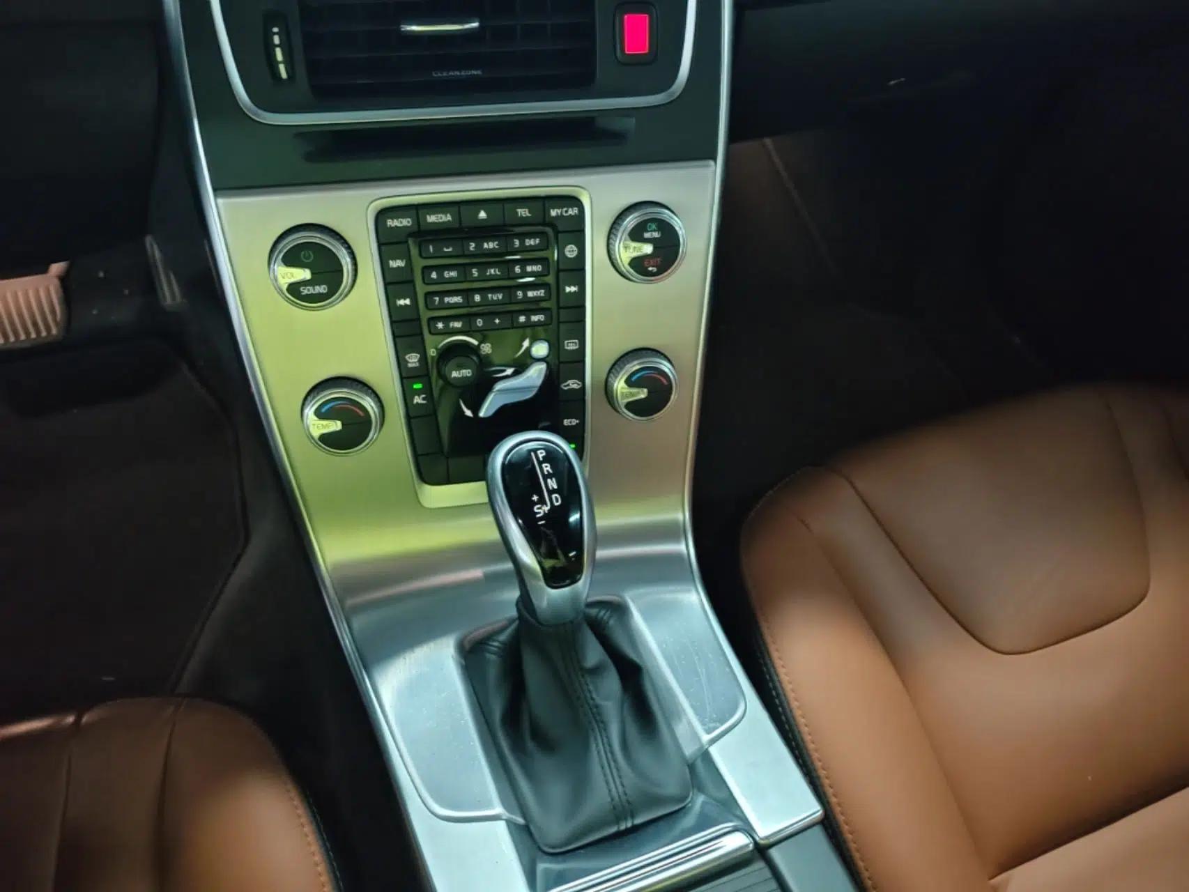Volvo S60 2017 S60L T3 Smart Upgrade Edition — миниатюра 16