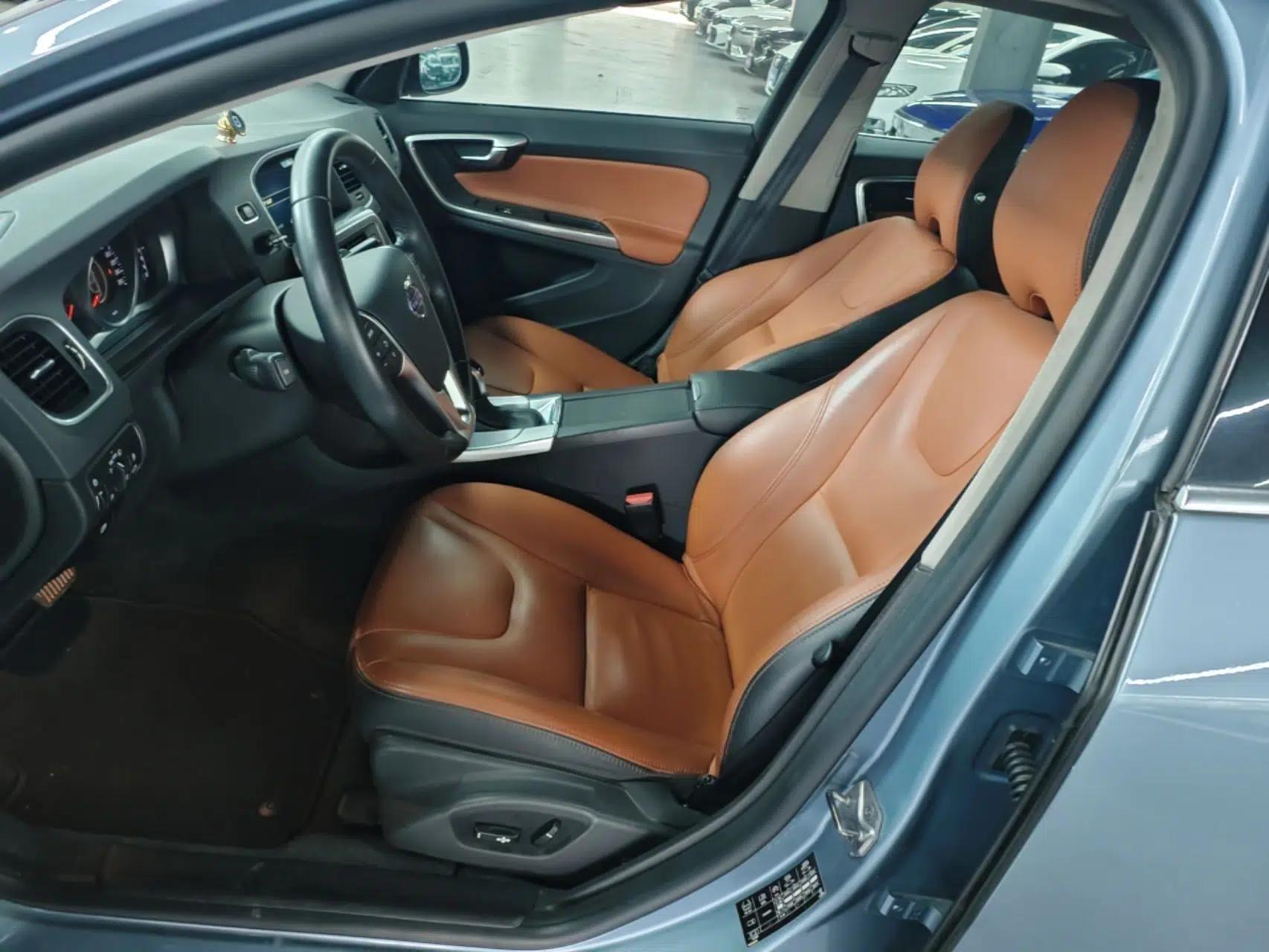 Volvo S60 2017 S60L T3 Smart Upgrade Edition — миниатюра 17