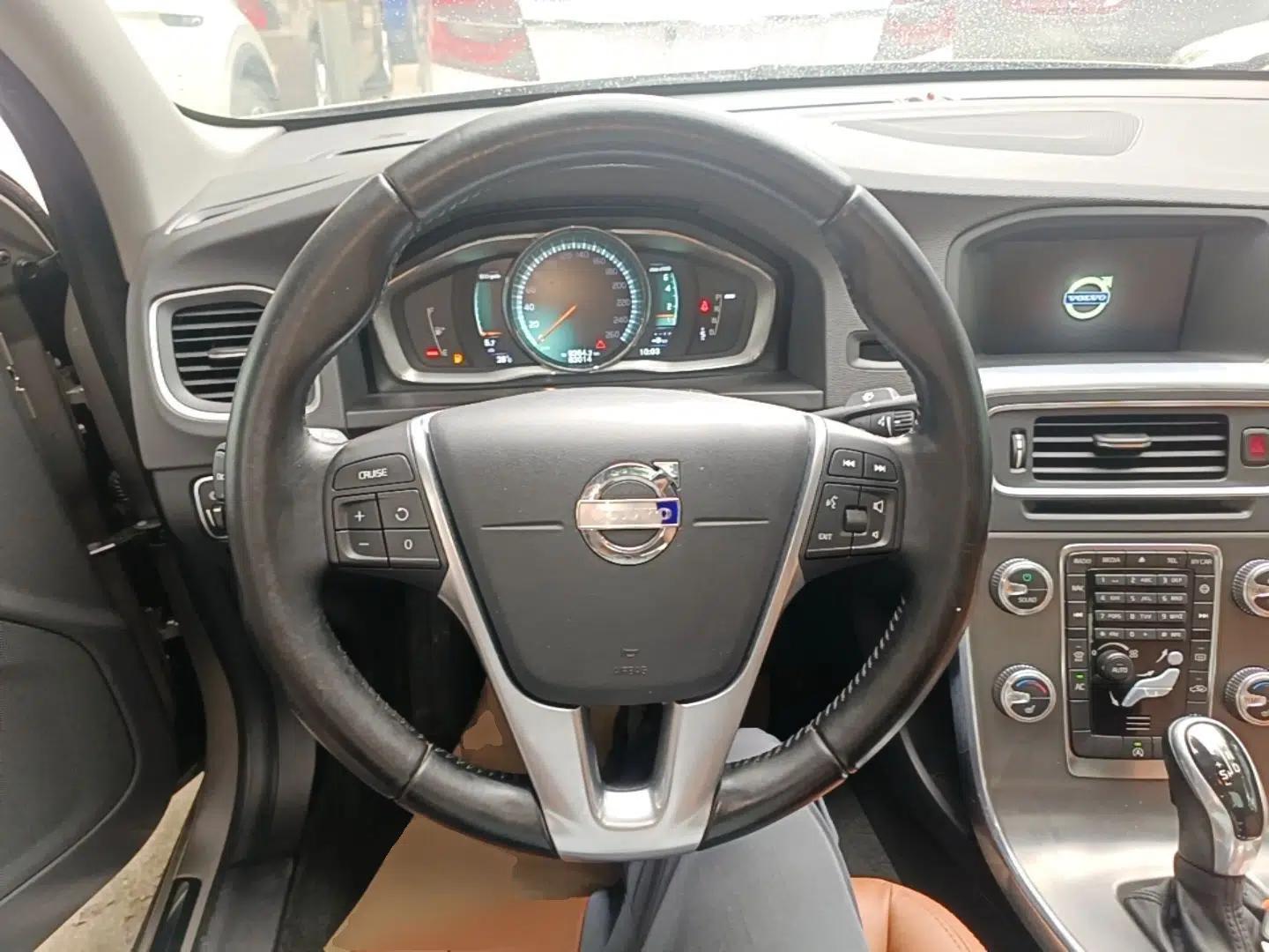 Volvo S60 2015 S60L T5 Intelligent Drive Edition — миниатюра 13