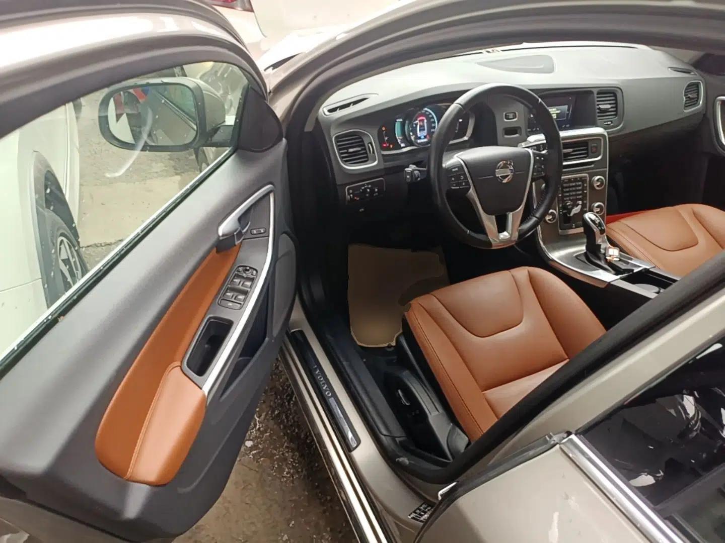 Volvo S60 2015 S60L T5 Intelligent Drive Edition — миниатюра 18