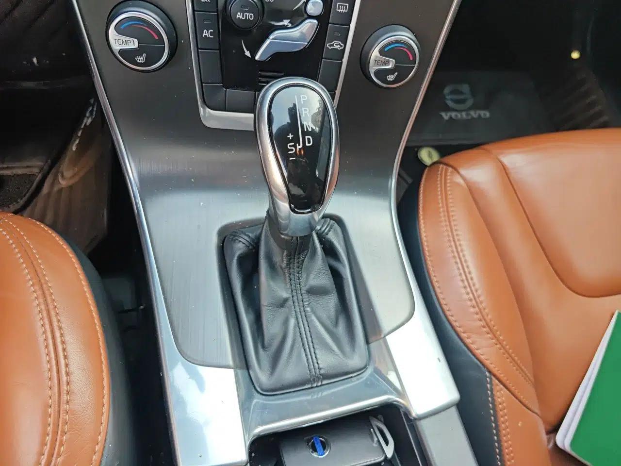 Volvo S60 2014 T5 Zhiya Edition — миниатюра 14