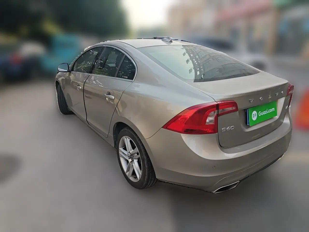 Volvo S60 2014 T5 Zhiya Edition — миниатюра 4