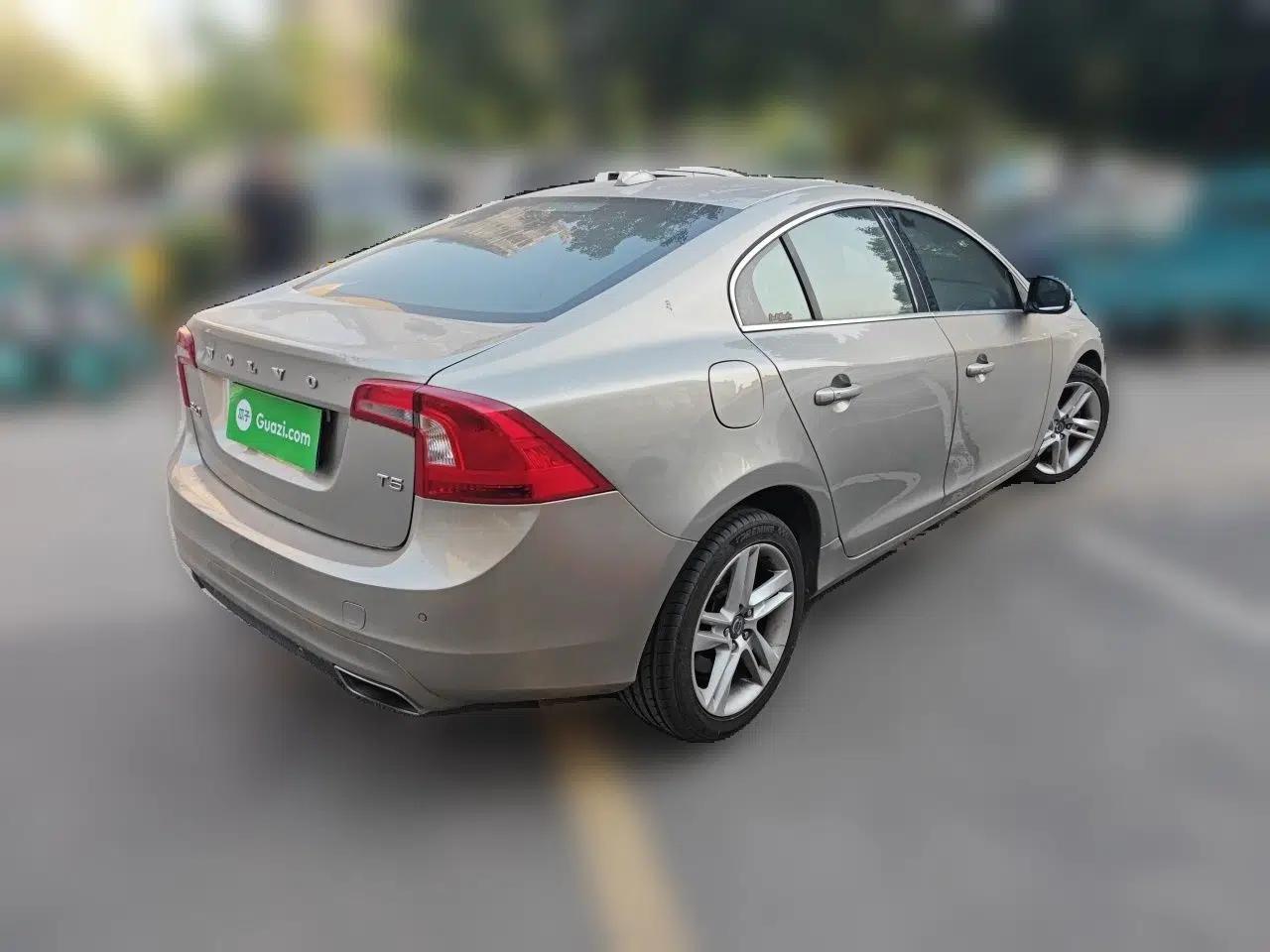 Volvo S60 2014 T5 Zhiya Edition — миниатюра 6