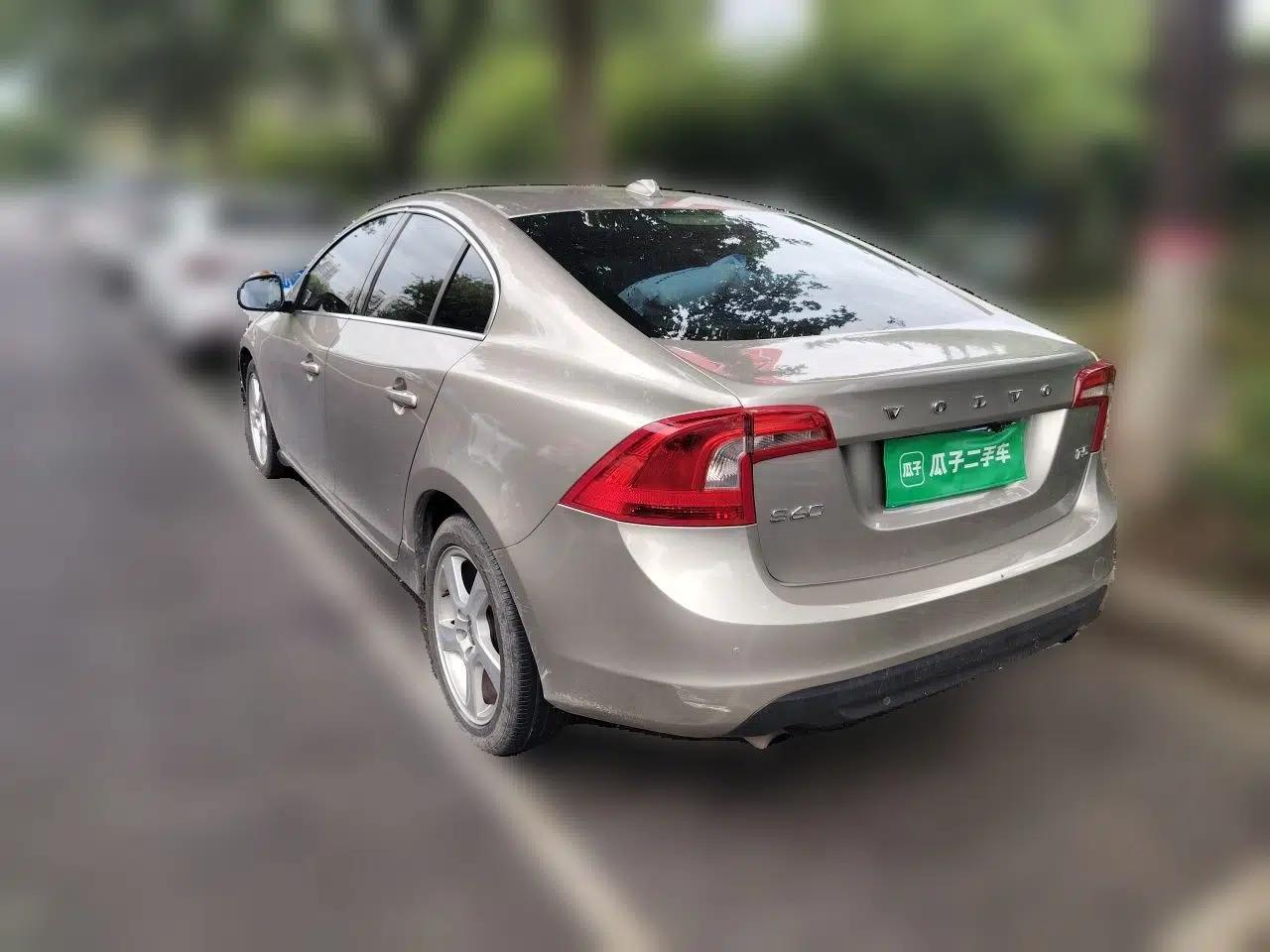Volvo S60 2013 T5 Comfort Edition — миниатюра 4