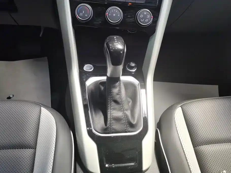 T-ROC 2025 Facelift II 280TSI DSG 2WD Time Edition — миниатюра 16