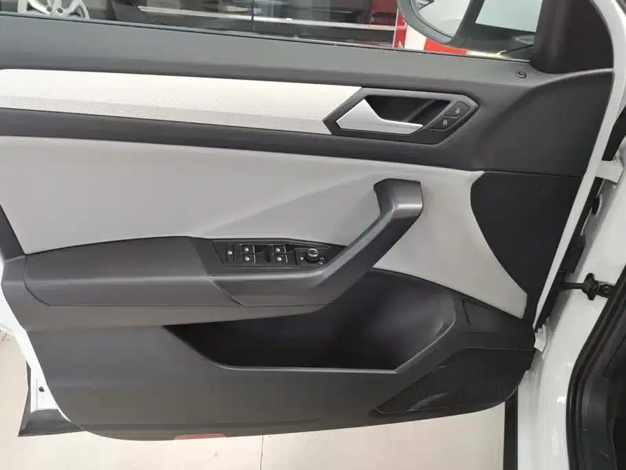 T-ROC 2025 Facelift II 280TSI DSG 2WD Time Edition — миниатюра 7