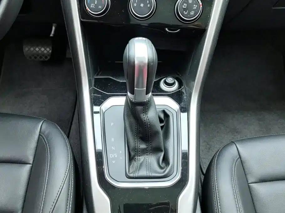 2018 T-ROC 230TSI DSG 2WD Entry-level Model (China V Emission Standard) — миниатюра 16