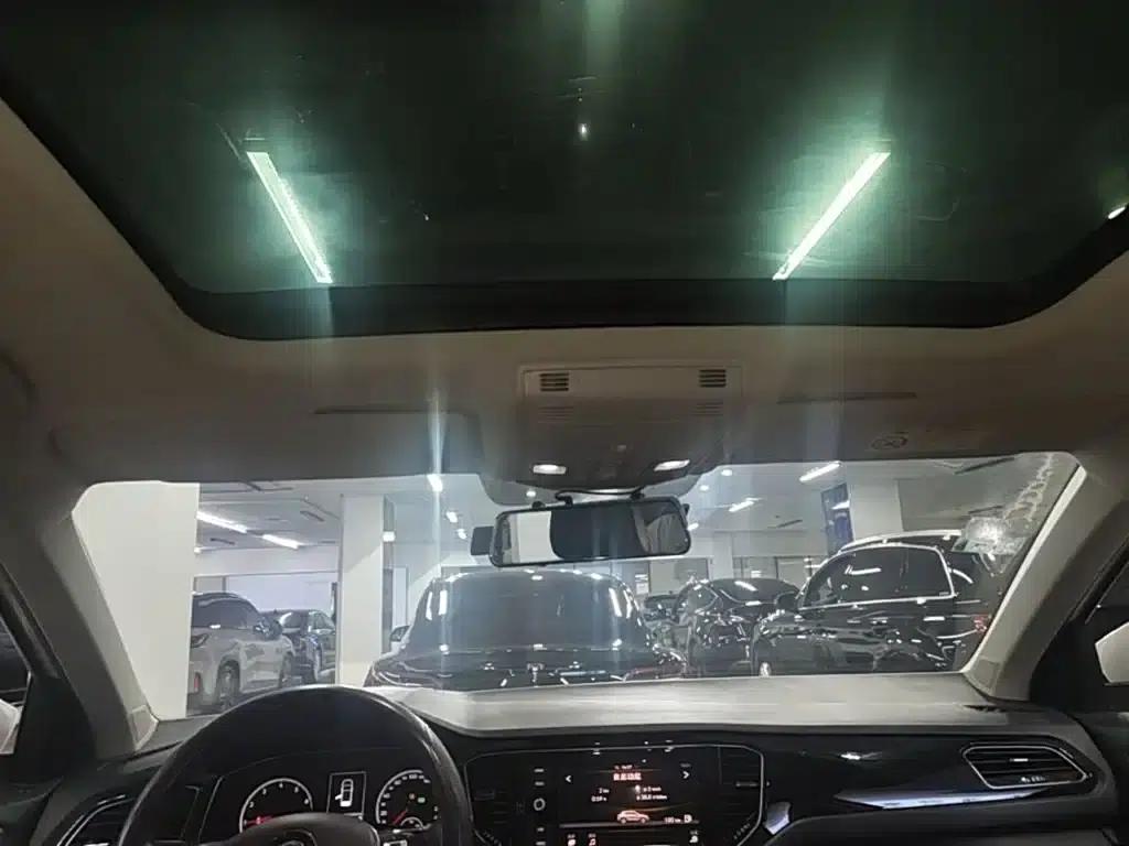 2019 T-ROC 280TSI DSG 2WD Comfort Model (China VI Emission Standard) — миниатюра 18