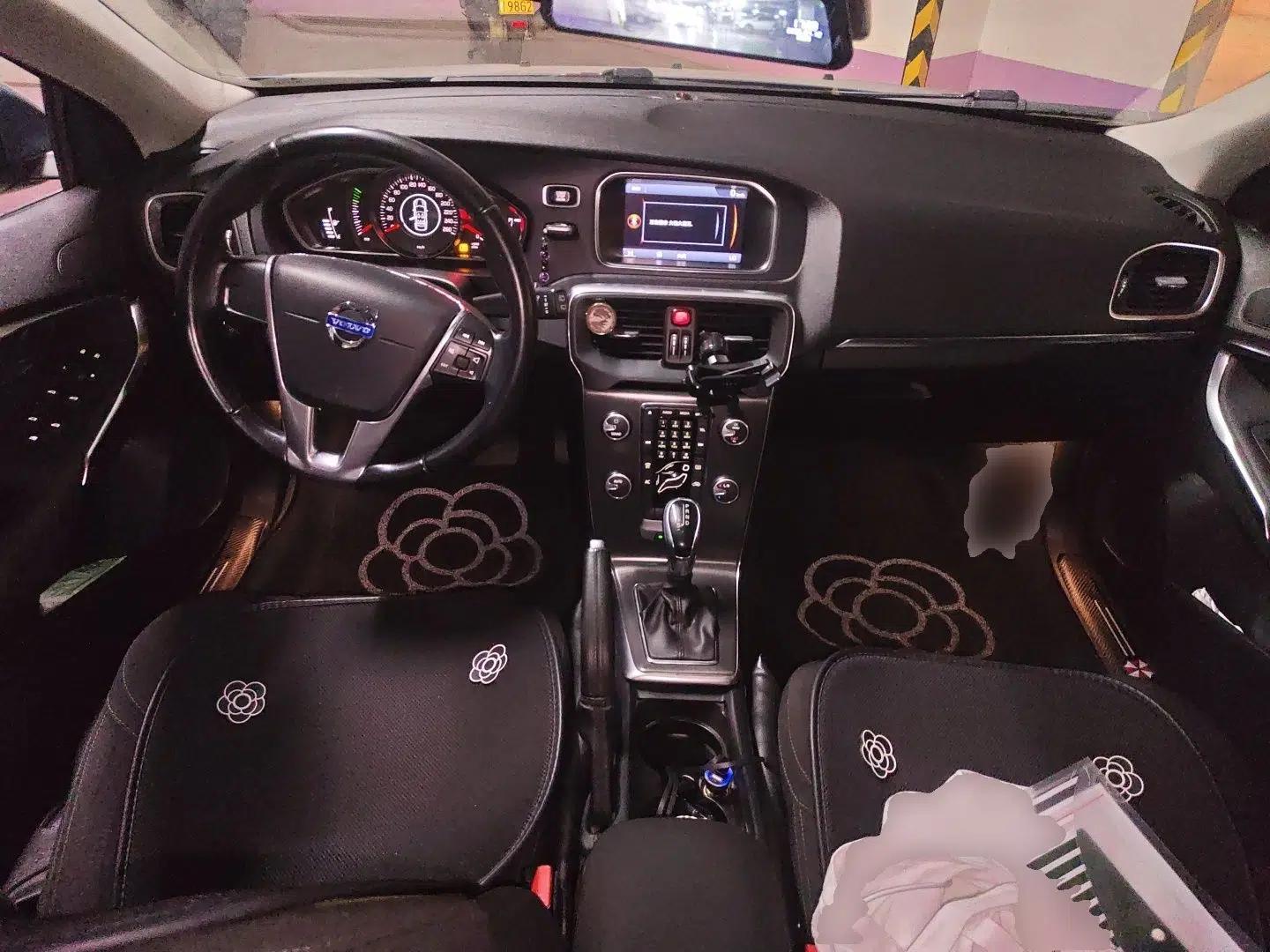 Volvo V40 2013 2.0T Zhiyi Edition — миниатюра 9