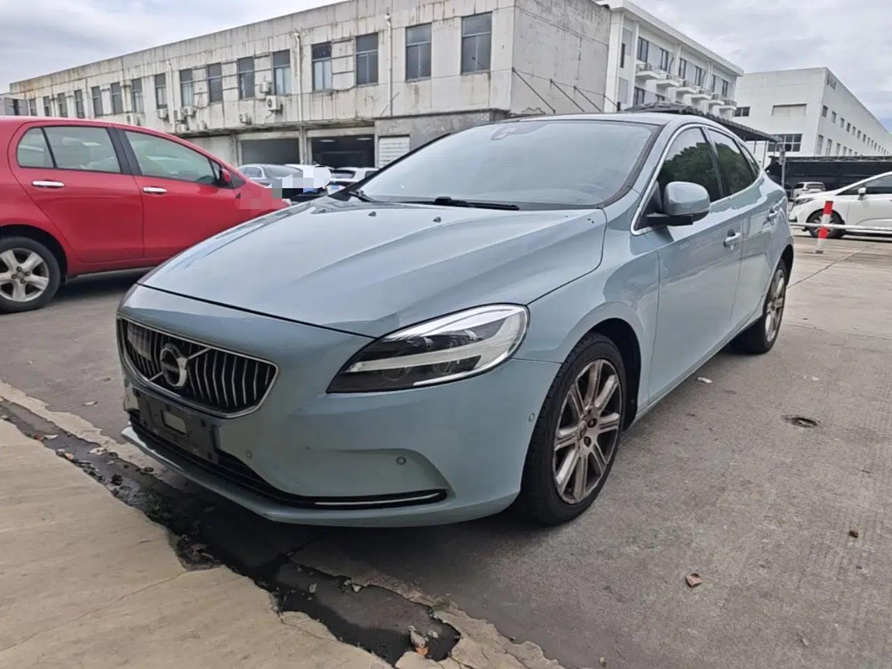 Volvo V40 2018 T3 Zhiya Edition — миниатюра 1