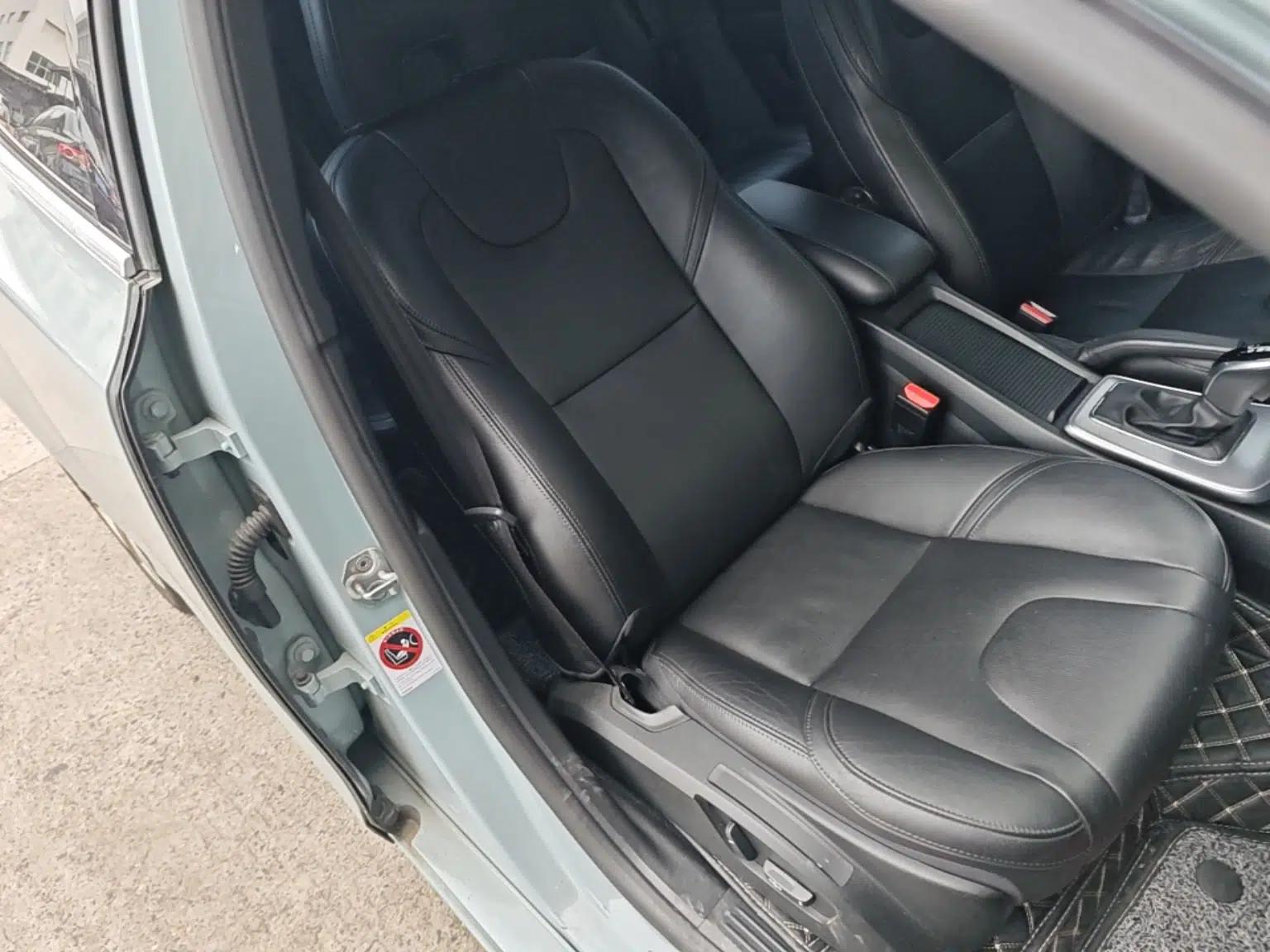 Volvo V40 2018 T3 Zhiya Edition — миниатюра 19