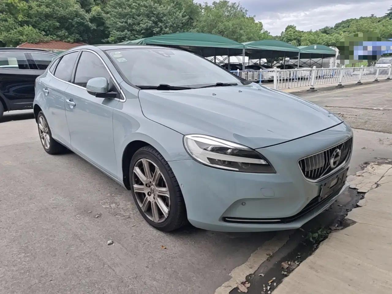 Volvo V40 2018 T3 Zhiya Edition — миниатюра 3