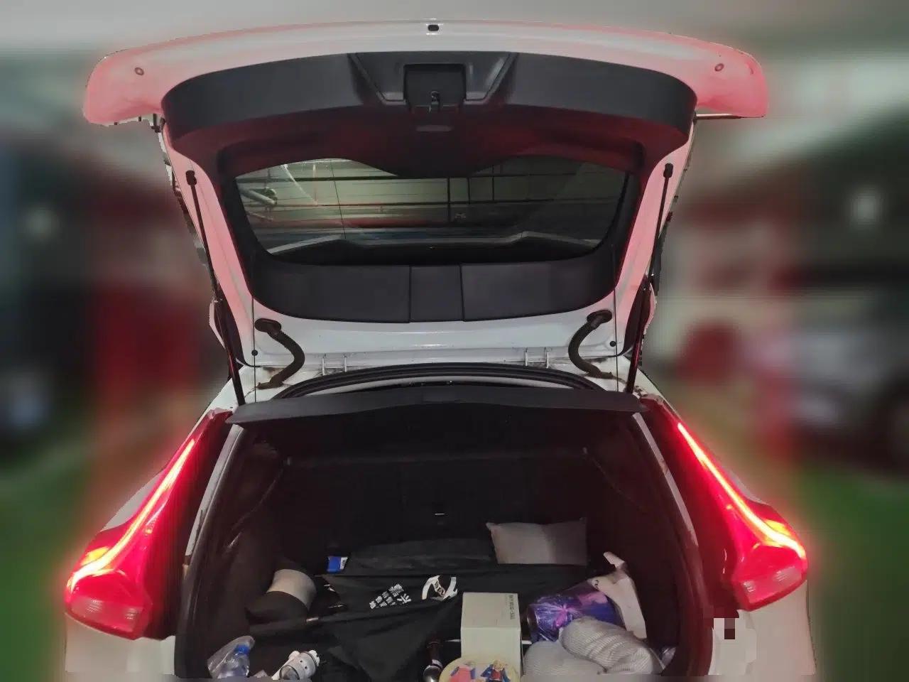 Volvo V40 2017 T3 Smart Edition — миниатюра 19