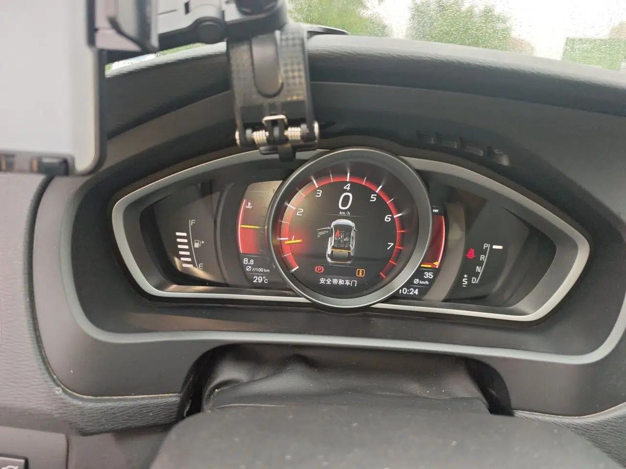 Volvo V40 2017 T3 Zhiya Edition — миниатюра 11