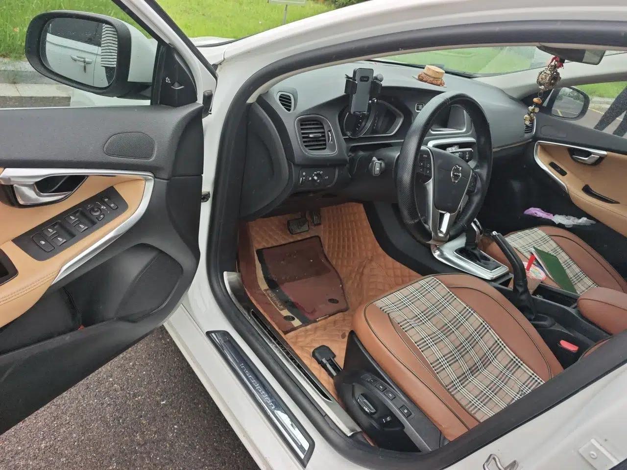 Volvo V40 2017 T3 Zhiya Edition — миниатюра 16